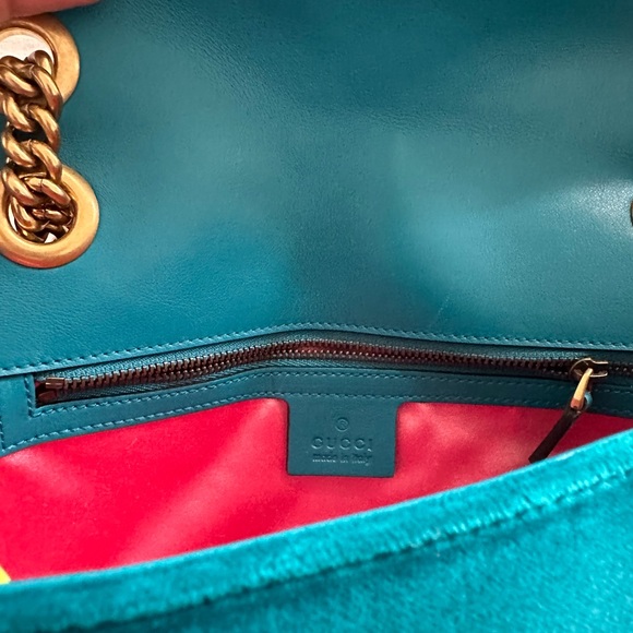 Authentic GUCCI GG MARMONT VELVET SHOULDER BAG - Picture 4 of 8
